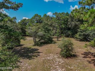 208 Kings Lake Blvd, Defuniak Springs, FL 32433