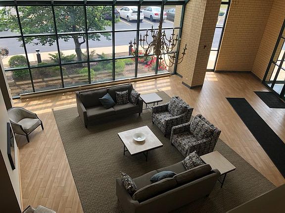 4th image of 1500 S Ardmore Ave APT 211