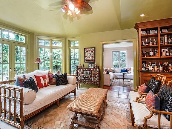 23 Washington Avenue R