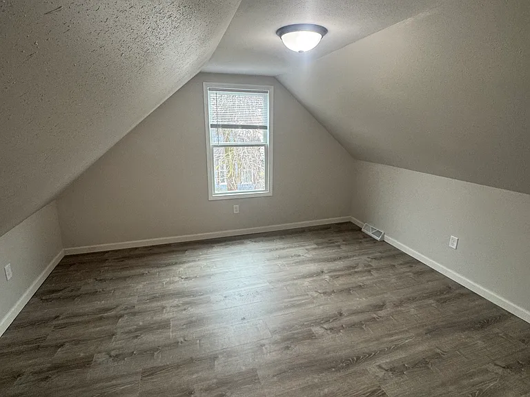 107 Lakeview Dr — Photo 25