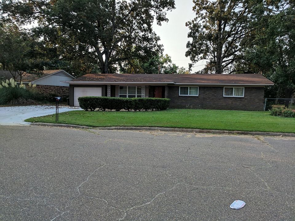 1st image of 1302 E 31st St