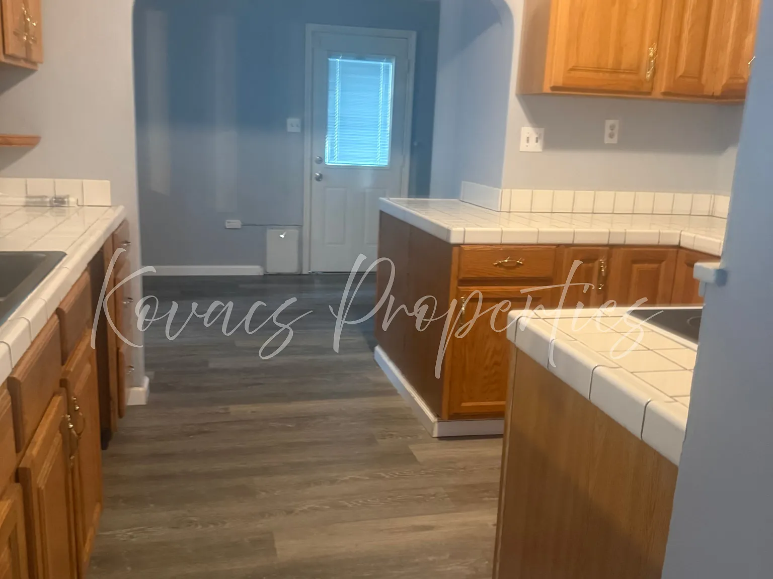 1036 N Rosemore Ave — Photo 4