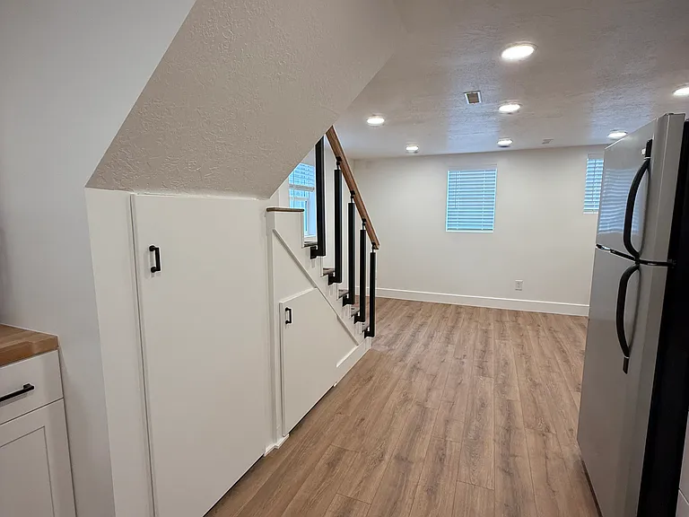 1318 E Emerson Ave — Photo 12