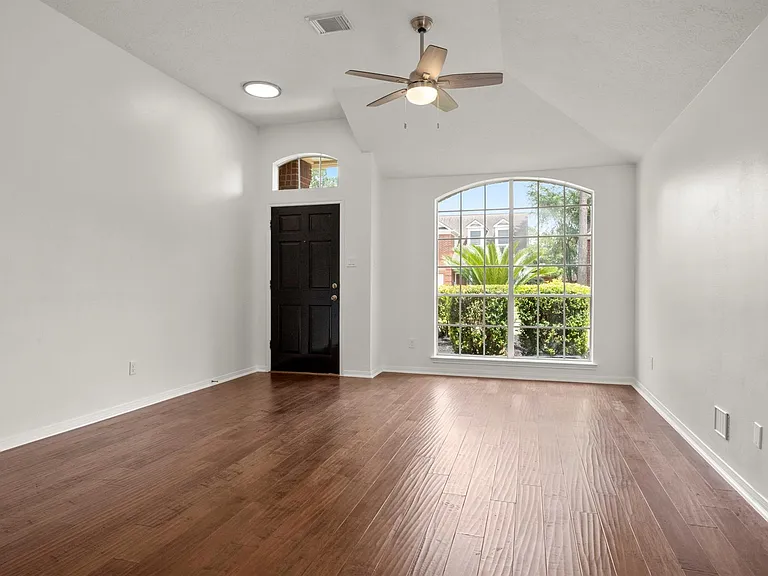 16014 Lakestone Dr — Photo 4