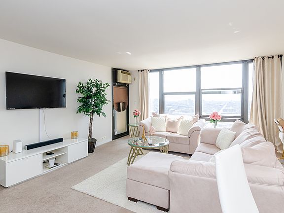 4th image of 3001 S Michigan Ave Unit 2003