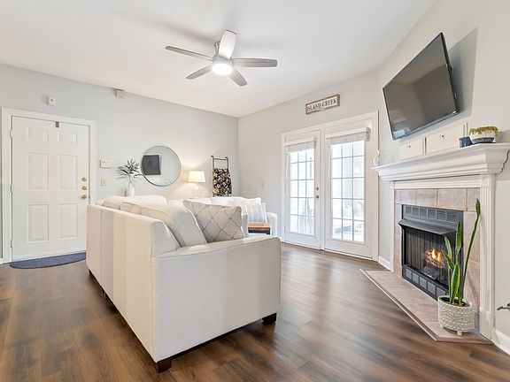 3rd image of 6820 Highway 70 S APT 403