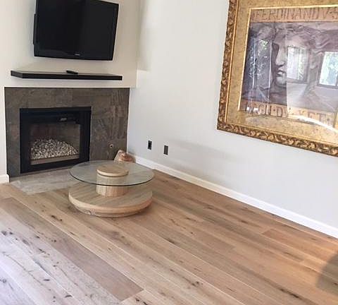 2nd image of 6716 Clybourn Ave Unit 242