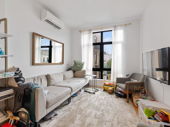 150 Eagle St #3A