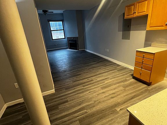 5th image of 1900 Euclid Ave #215