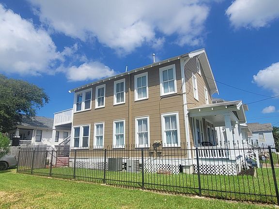 3rd image of 2223 35th St #2223