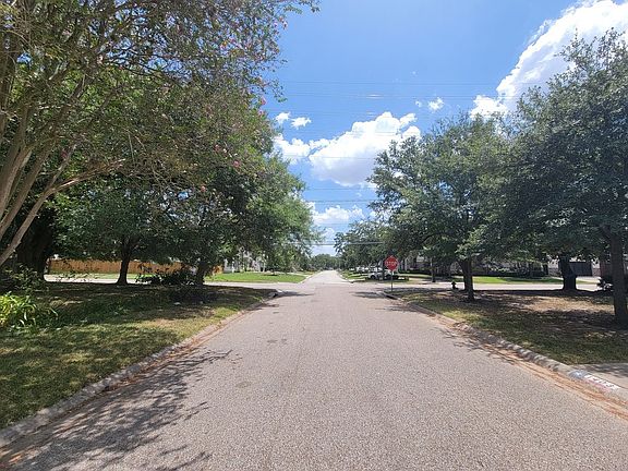 5th image of 1407 Woodcrest Dr