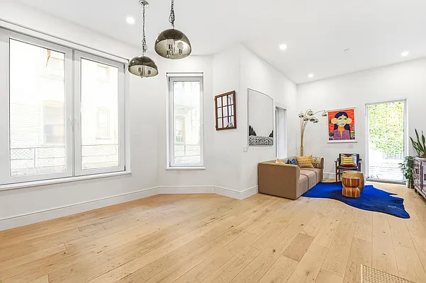 Living room, photo 1