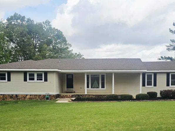 406 Oak Hill Ave, Sheffield, AL 35660