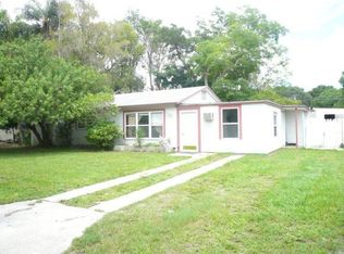 7015 Onyx Dr N, Saint Petersburg, FL 33702