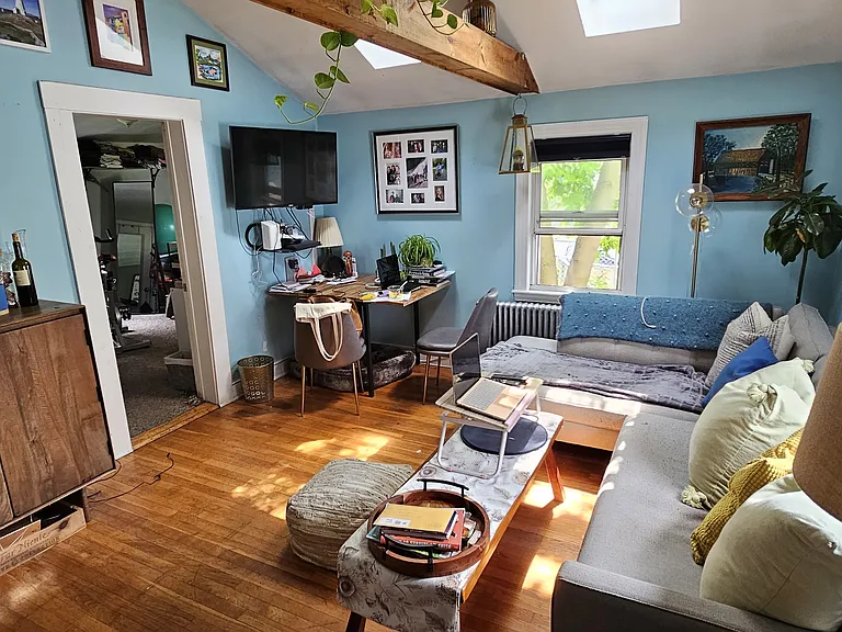 4R Shepard St — Photo 5
