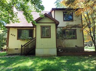 32 Kensington Rd, Hawley, PA 18428