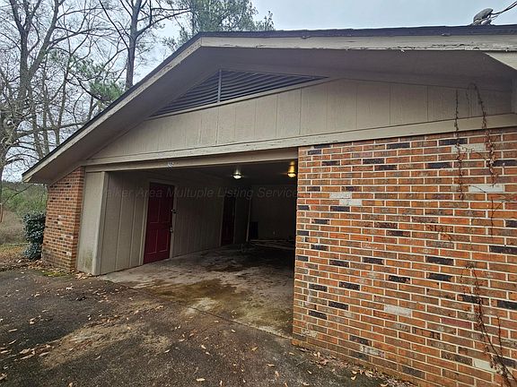 3rd image of 215 Crescent Rd