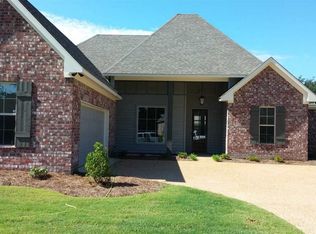 128 Rockbridge Xing, Clinton, MS 39056