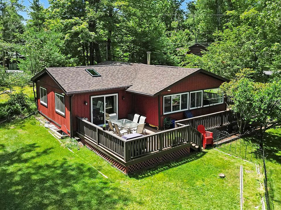1st image of 6 Berkshire Trail
