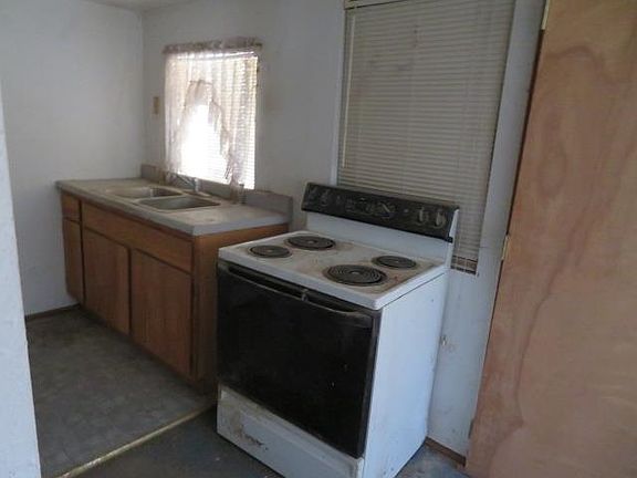 3rd image of 320 S California St