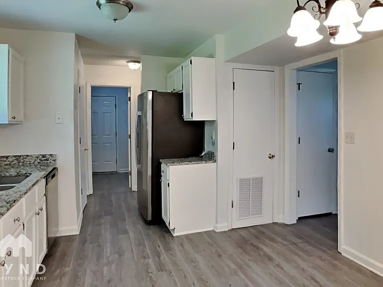 5561 Northcut Dr — Photo 11