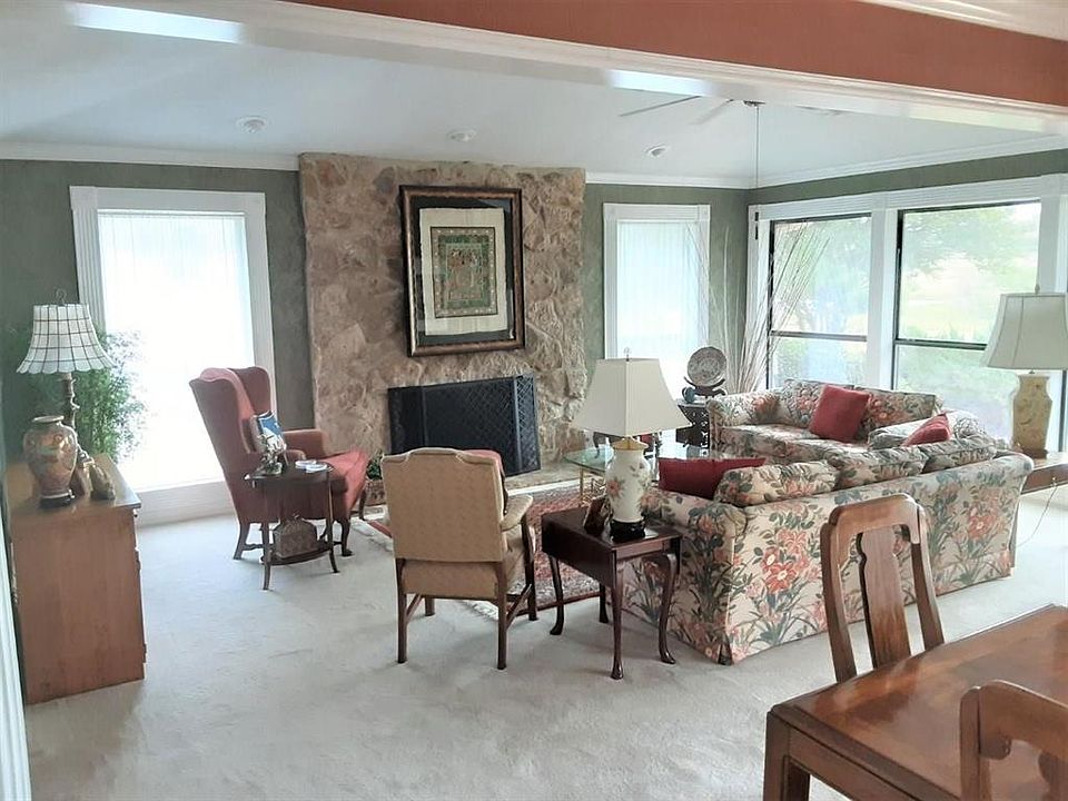 1st image of 8809 Sandcastle Ct