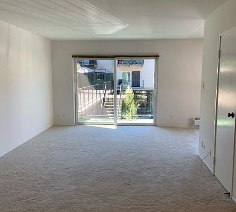 5th image of 930 Peninsula Ave APT 202