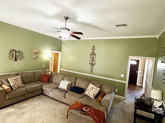 5th image of 249 Charlene Dr