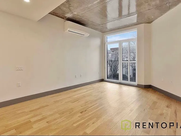 338 Evergreen Ave #103 — Photo 3