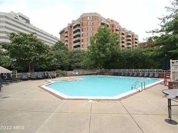 3rd image of 7500 Woodmont Ave APT 519