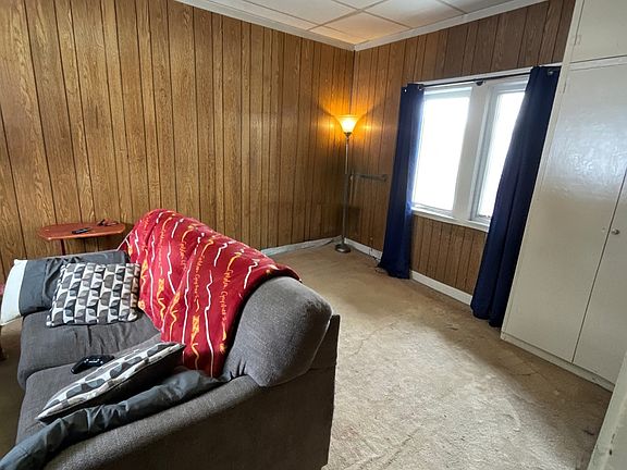 3rd image of 1526 E 1st St #B