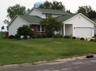 301 Oakbrook Dr, East Peoria, IL 61611
