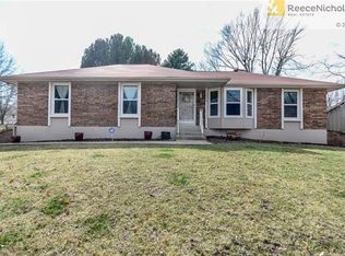 2519 NW Meadowview Cir, Blue Springs, MO 64014