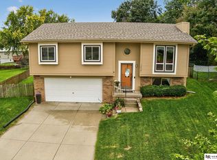 12959 Redman Cir, Omaha, NE 68164