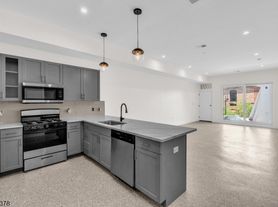 127 South St