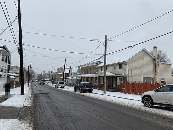 5th image of 140 Scott St