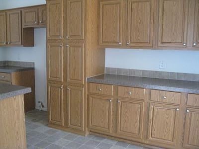 Kitchen/EXTRA CABINETS
