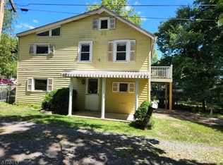 33 1/2 W Main St, Clinton, NJ 08809