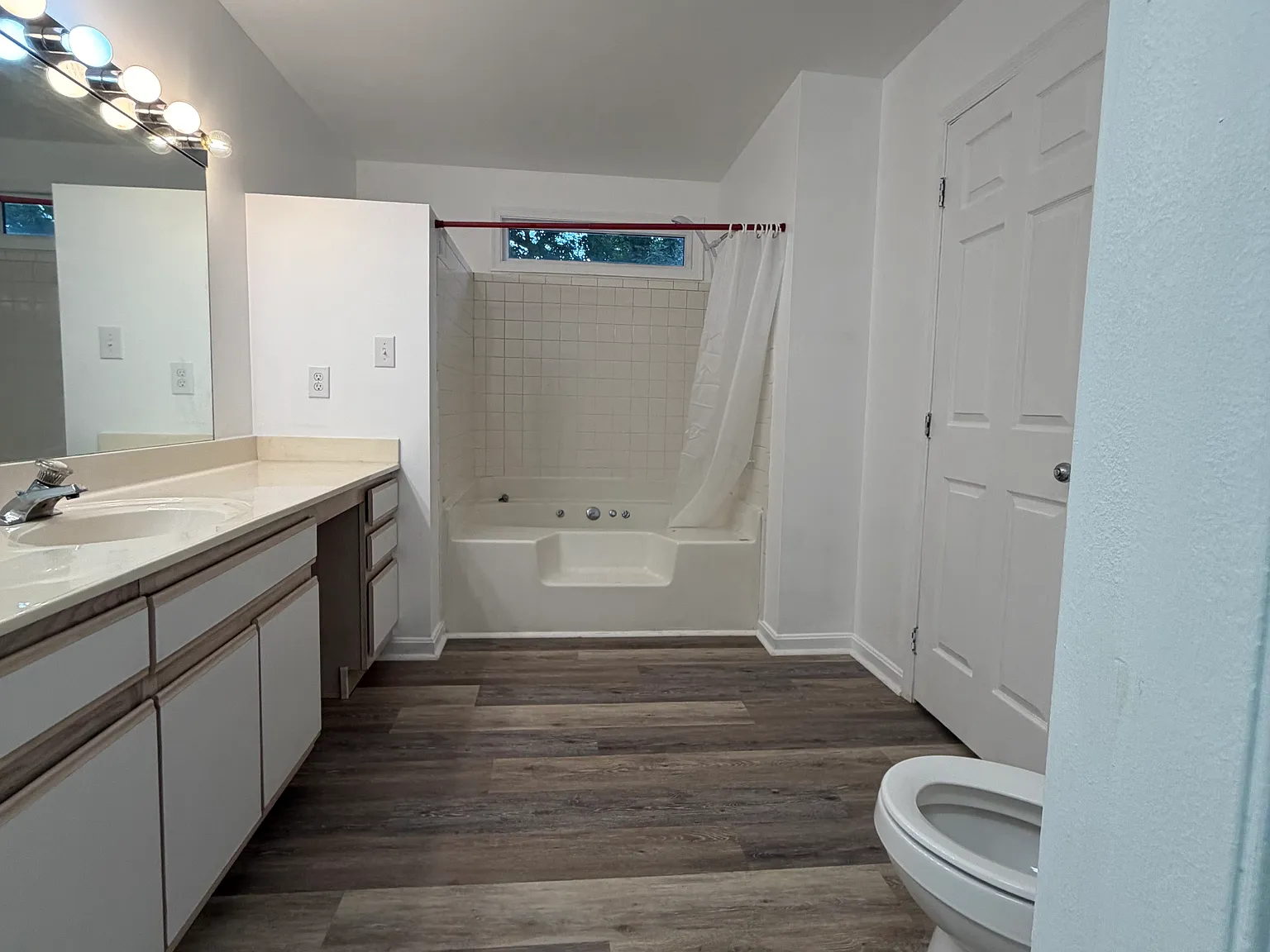 264 Morningside Dr — Photo 4
