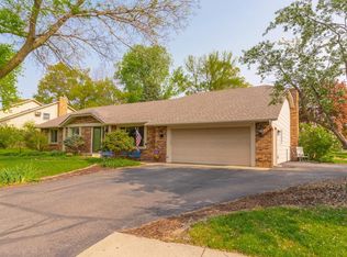 13826 Holyoke Ln, Apple Valley, MN 55124