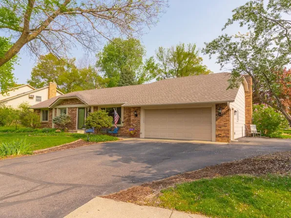 13826 Holyoke Ln, Apple Valley, MN 55124