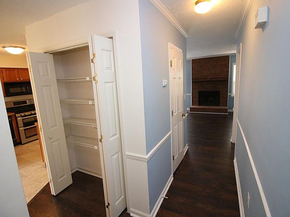 2nd image of 214 Hembree Park Ter