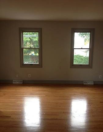 5th image of 44 Lafayette Ave NE