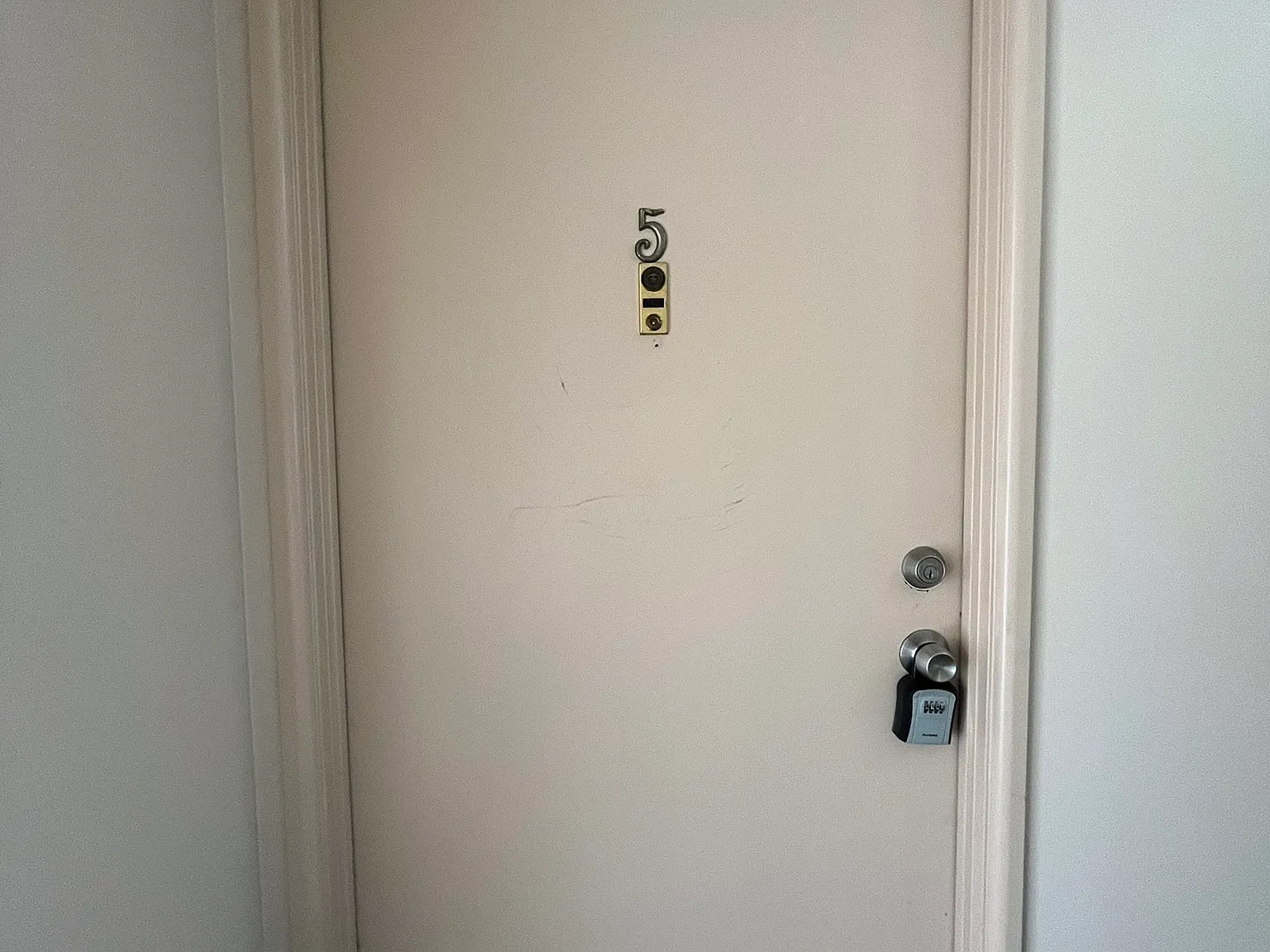 741 N Macomb St — Photo 2
