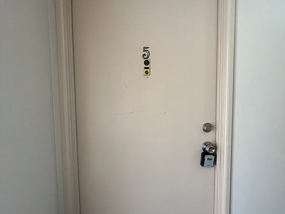 3rd image of 741 N Macomb St