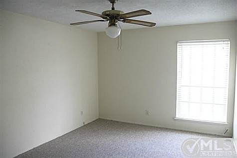 5th image of 418 Brookview Dr