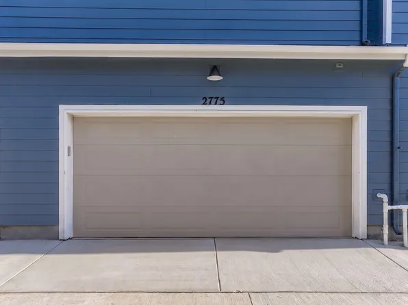 2817 Bear Springs Cir, Longmont, CO 80503