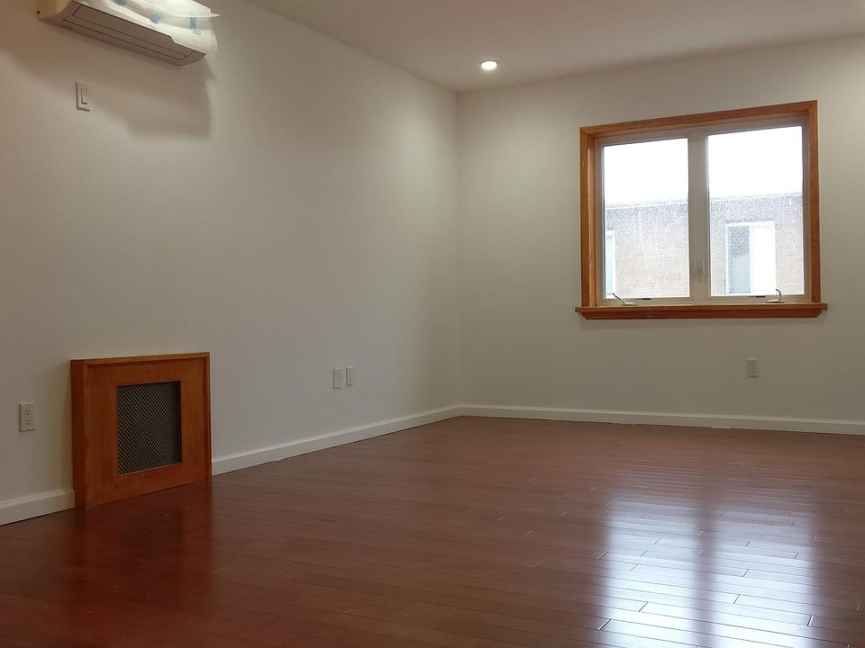 1st image of 4226 160th St Fl 2nd