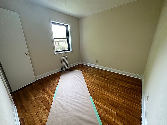 4th image of 20-79 28th St #1A