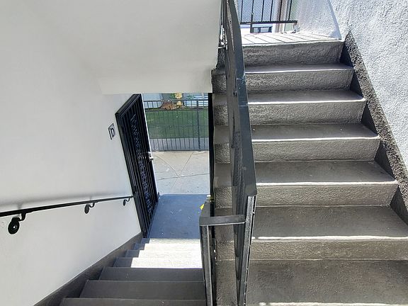 5th image of 7119 Mountain View Ave APT K